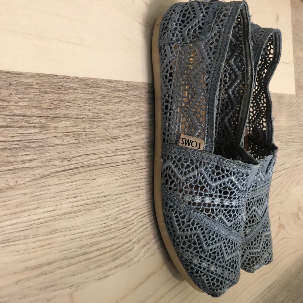 Toms - Picture 3 of 3